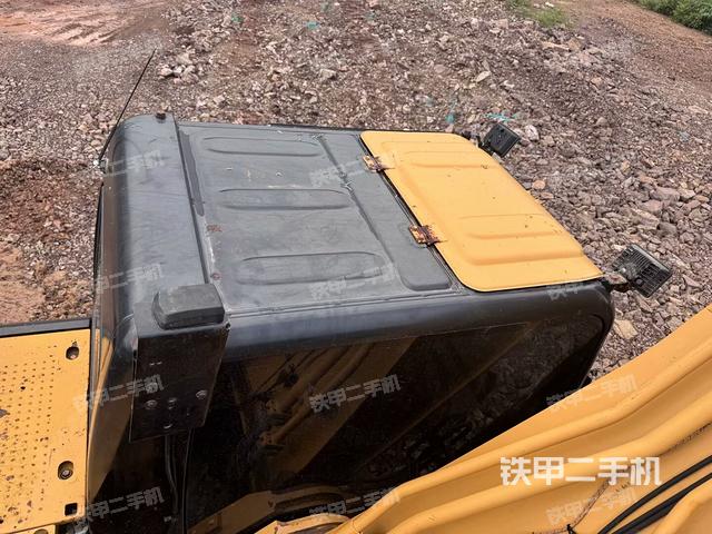 駕駛室頂部俯視（上車部件）