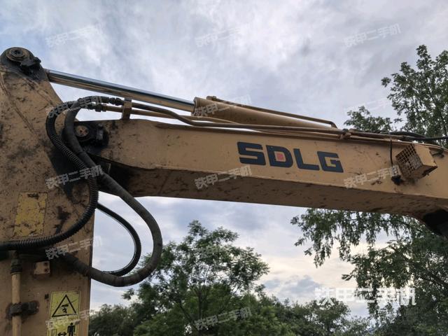 小臂整體左后（工作和回轉裝置）