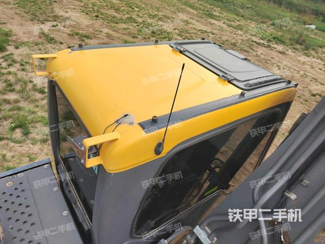 驾驶室顶部（整机外观）