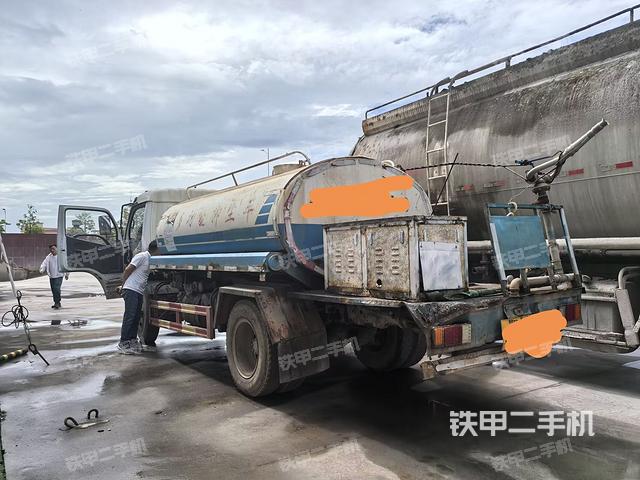 整机右后45°（设备外观及核心部件）