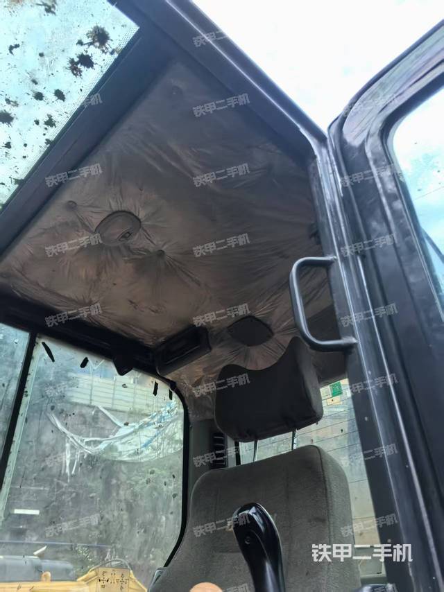 驾驶室整体（整机外观）