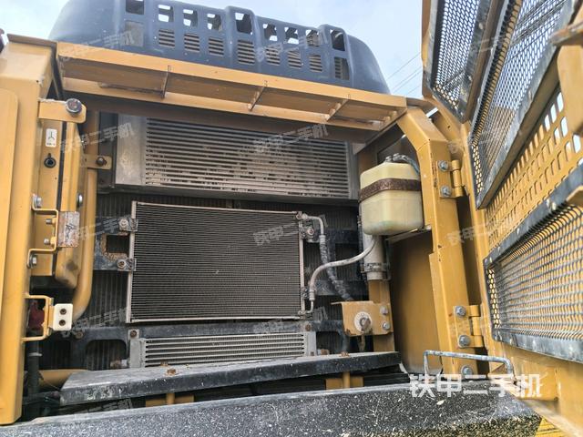 散热器正面(大件舱室) 散热器正面(大件舱室)