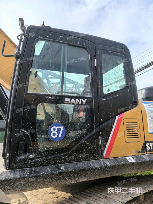 驾驶室正侧(驾驶室部分) 驾驶室正侧(驾驶室部分)