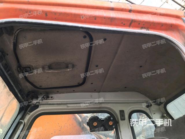 座椅右侧控制台/钥匙门/油门/含右手柄（驾驶室部分）