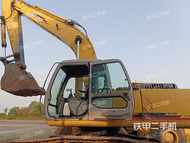 驾驶室整体（整机外观）