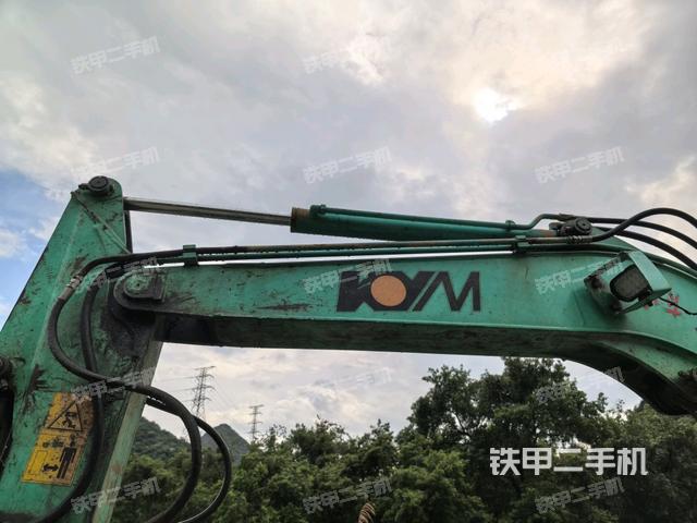 小臂整体左后(工作和回转装置) 小臂整体左后(工作和回转装置)