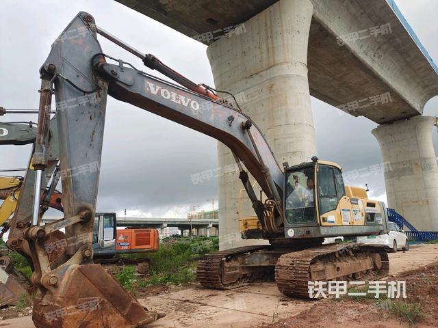 沃爾沃EC350D挖掘機(jī)