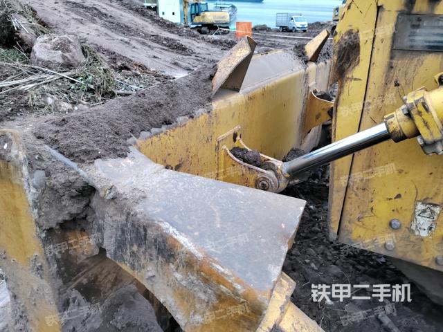 左驱动轮(推土机底盘及工作装置) 左驱动轮(推土机底盘及工作装置)