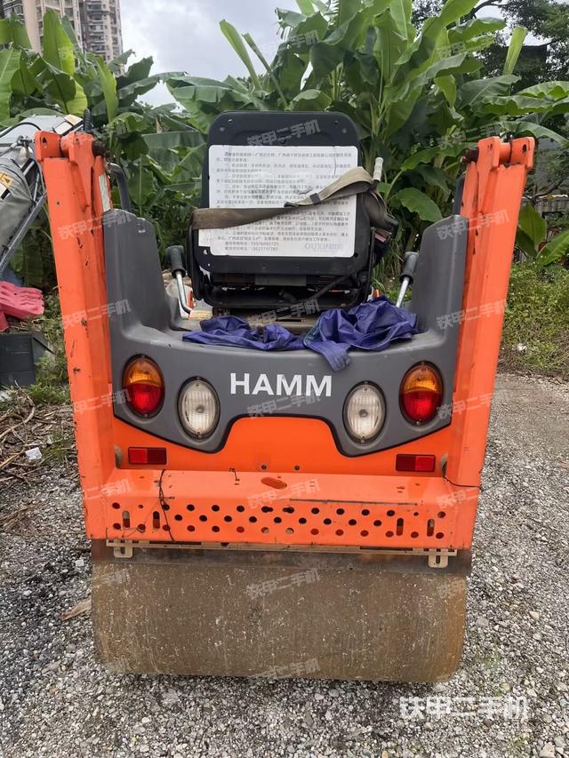 右后45°（壓路機(jī)整機(jī)外觀）