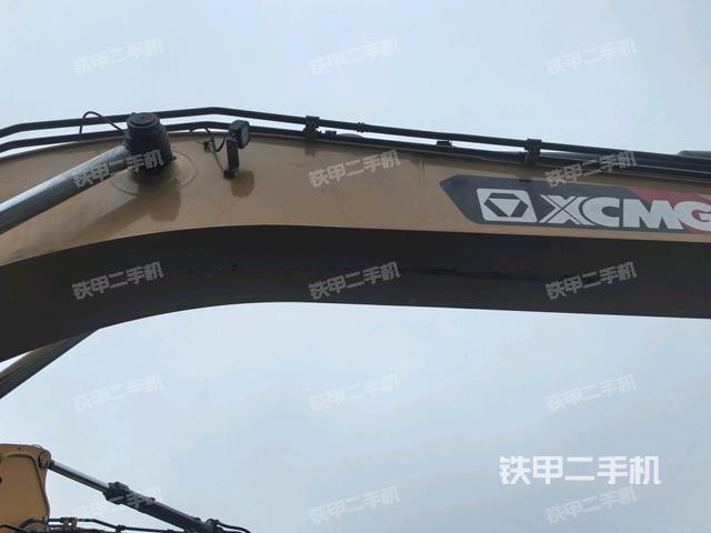 大臂油缸整体 竖拍(工作和回转装置) 大臂油缸整体 竖拍(工作和回转装置)
