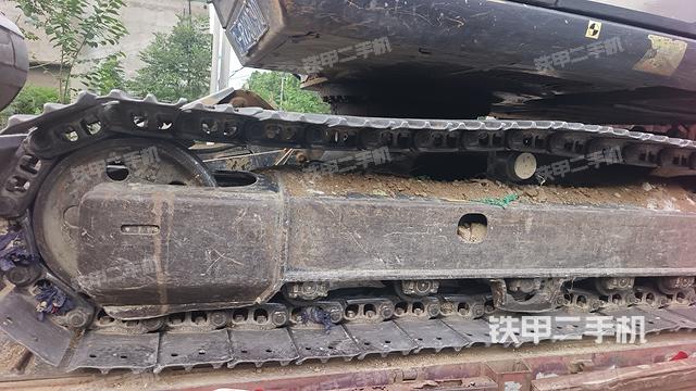 单侧履带整体(整机外观) 单侧履带整体(整机外观)