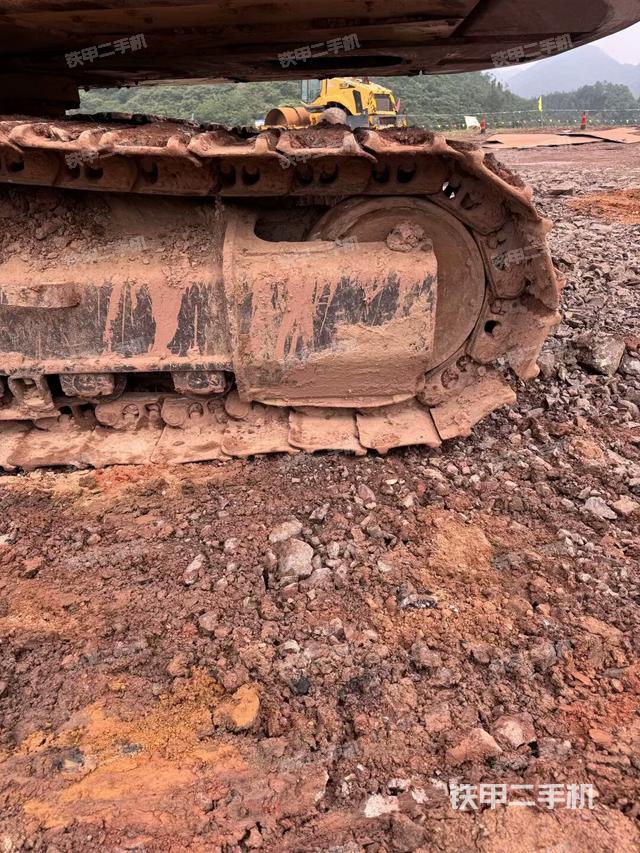 左側(cè)履帶整體?（行走機構(gòu)）