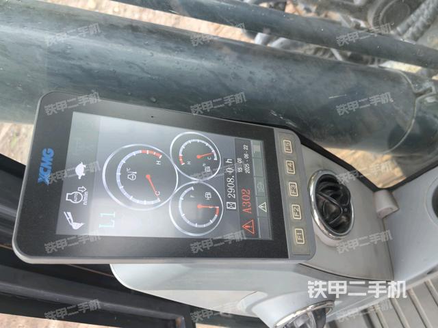 显示屏 (驾驶室部分) 显示屏 (驾驶室部分)