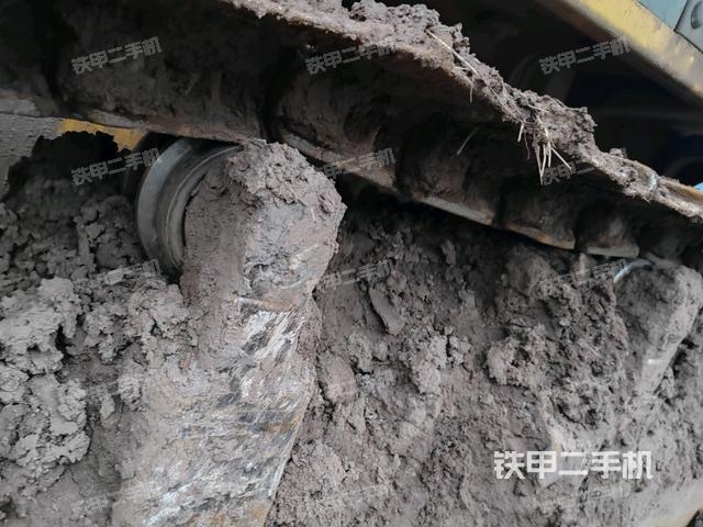 右引导轮(推土机底盘及工作装置) 右引导轮(推土机底盘及工作装置)