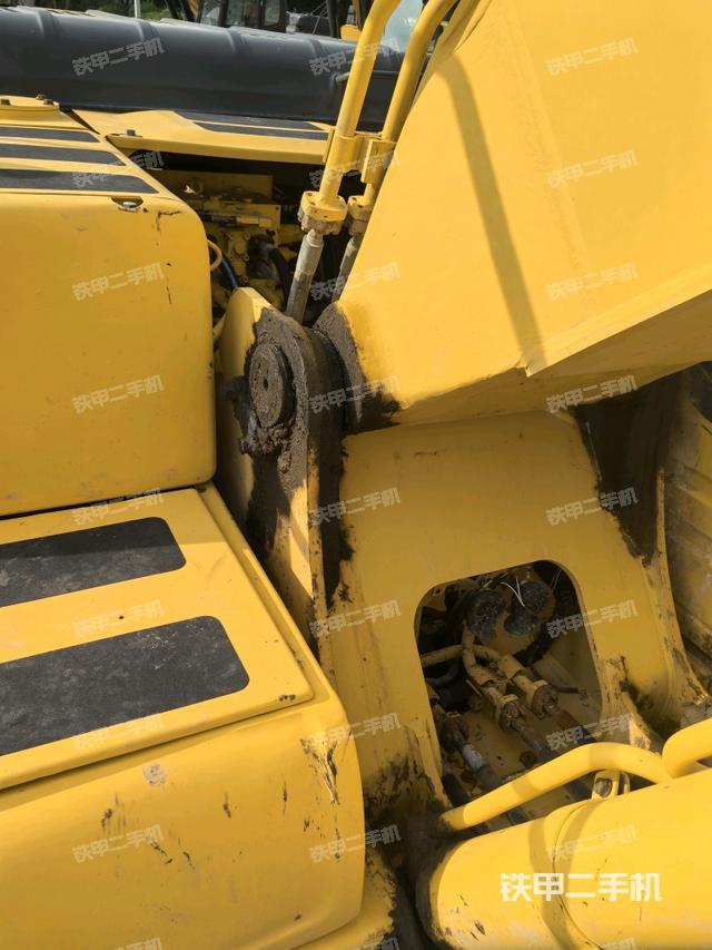 大臂根部 斜视(工作和回转装置) 大臂根部 斜视(工作和回转装置)