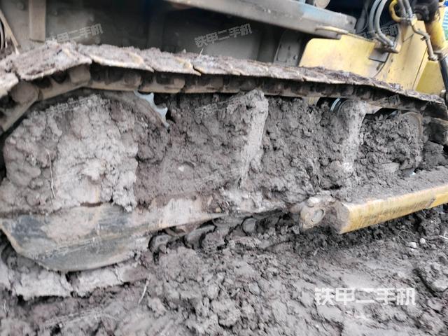 推土铲右后(推土机底盘及工作装置) 推土铲右后(推土机底盘及工作装置)