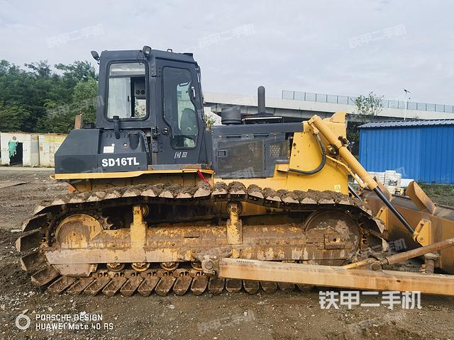 整机左侧（设备外观及核心部件）