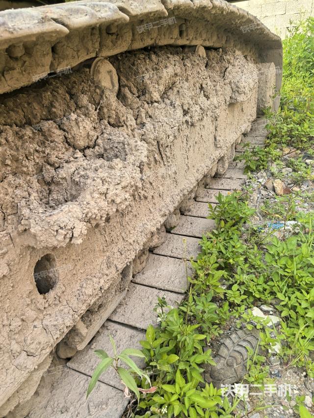 右侧履带整体(行走机构) 右侧履带整体(行走机构)