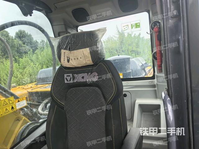 座椅后部(驾驶室部分) 座椅后部(驾驶室部分)