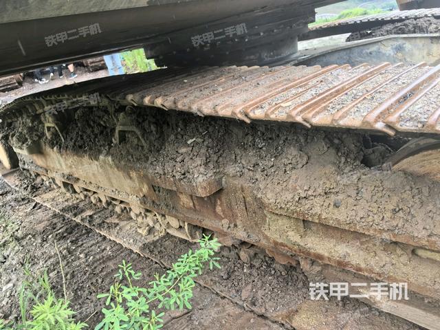 左导向轮(行走机构) 左导向轮(行走机构)