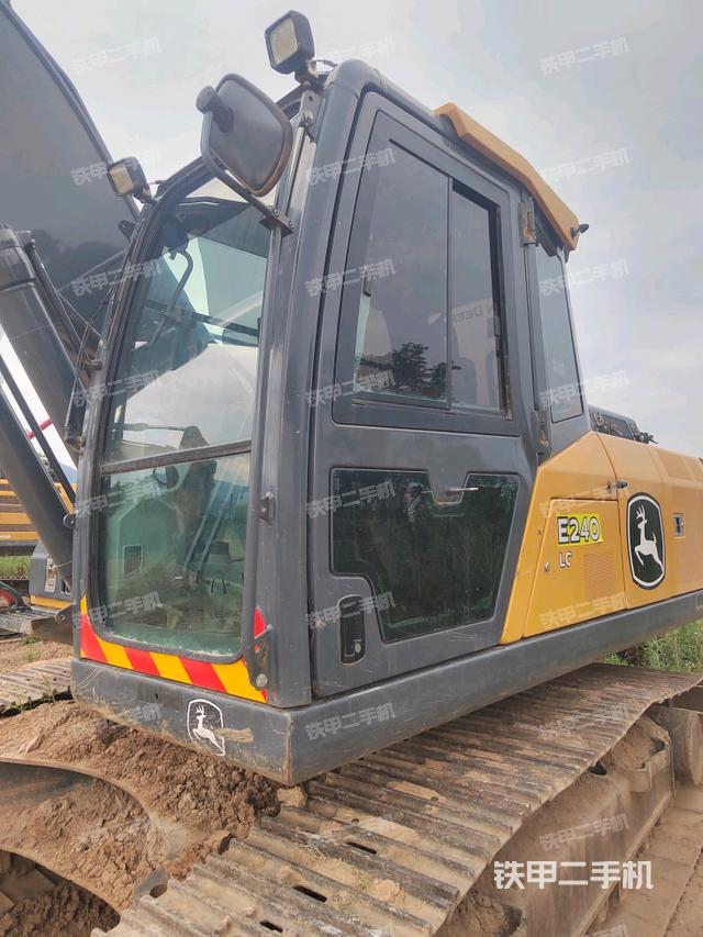 驾驶室整体（整机外观）