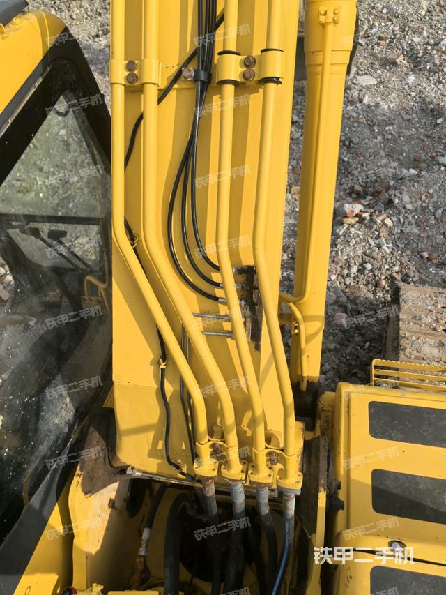 大臂背部俯视(工作和回转装置) 大臂背部俯视(工作和回转装置)