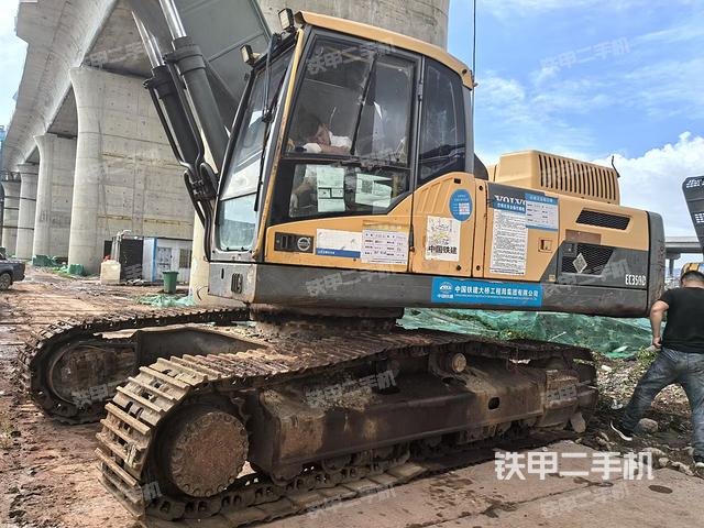 单侧履带整体（整机外观）