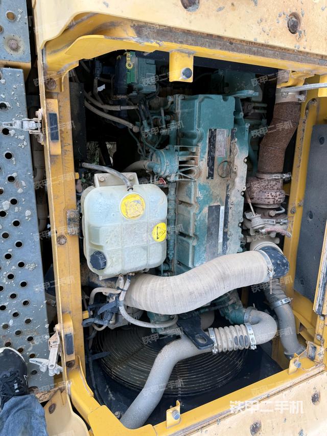 发动机整体俯视(整机外观) 发动机整体俯视(整机外观)