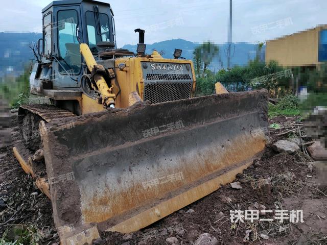 设备正前全景(推土机整车外观) 设备正前全景(推土机整车外观)