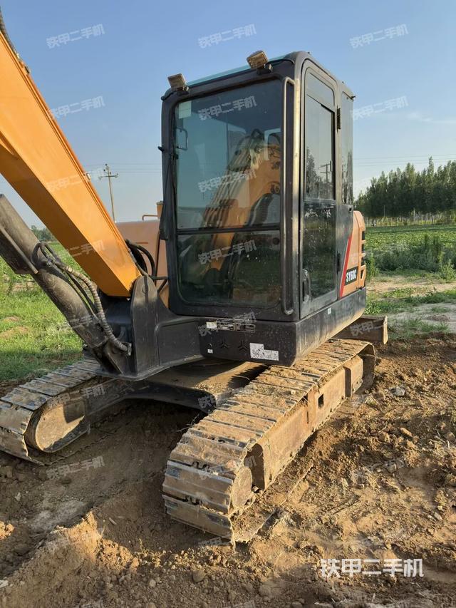 驾驶室整体(整机外观) 驾驶室整体(整机外观)