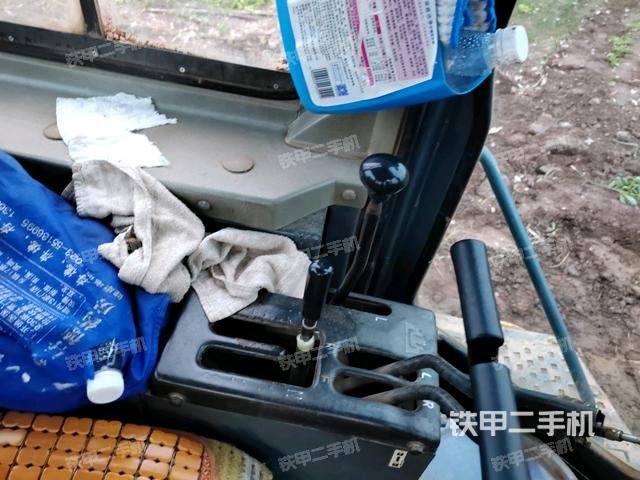 驾驶室外顶部全景(推土机驾驶室) 驾驶室外顶部全景(推土机驾驶室)