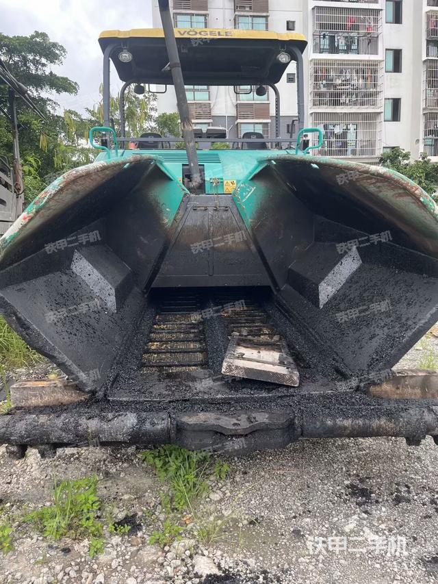 工作装置1（工作装置）