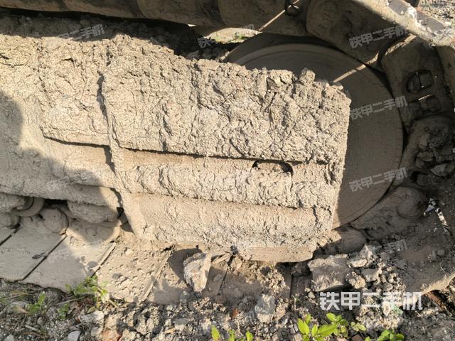 左导向轮(行走机构) 左导向轮(行走机构)