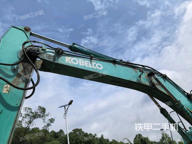 大臂整体 右侧(工作和回转装置) 大臂整体 右侧(工作和回转装置)