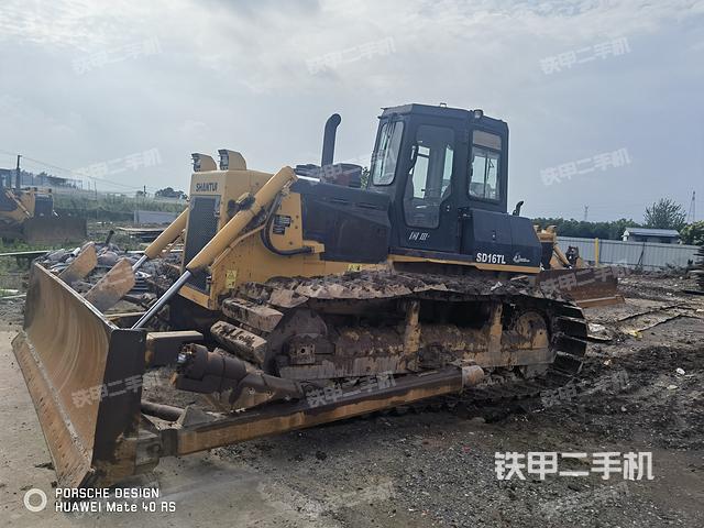 整机右侧（设备外观及核心部件）