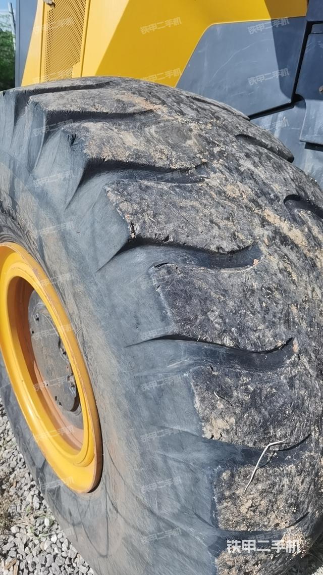 发动机左侧（整机外观及大件）