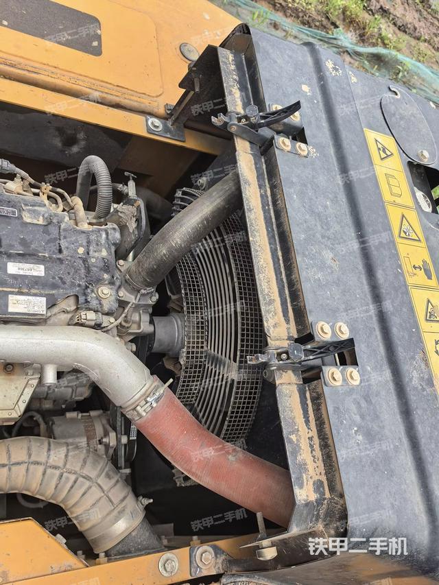 水箱+风扇特写(上车部件) 水箱+风扇特写(上车部件)