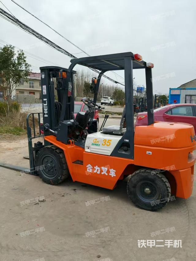 整机左侧（设备外观及核心部件）