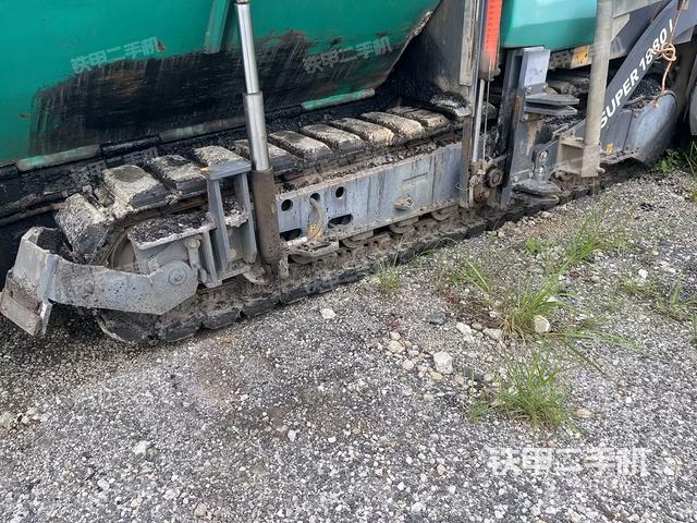 左引导轮 /左前轮（行走机构）