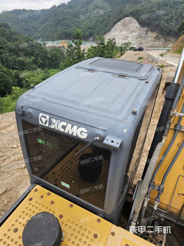 驾驶室顶部（整机外观）