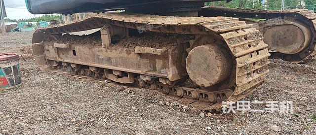 单侧履带整体(整机外观) 单侧履带整体(整机外观)