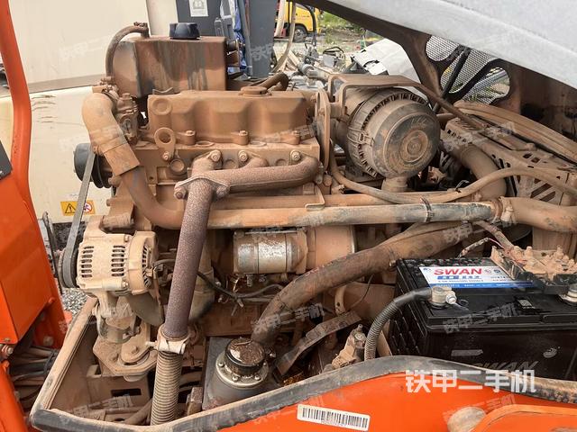 散熱器全景（壓路機(jī)發(fā)動(dòng)機(jī)艙）