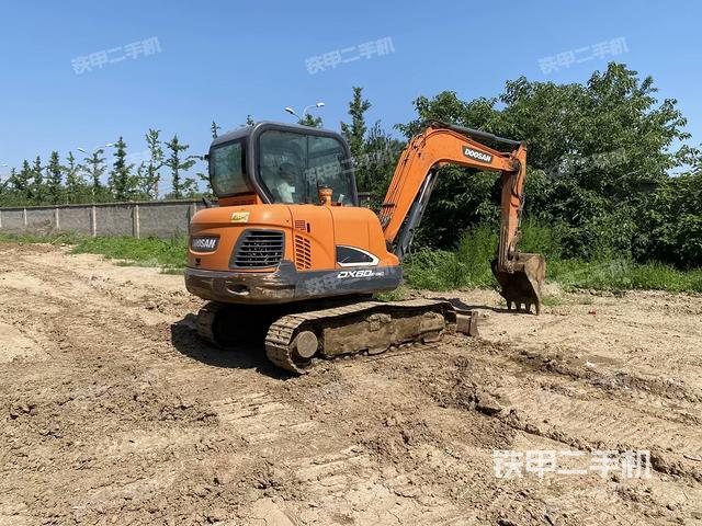 整机右后45°(整机外观) 整机右后45°(整机外观)