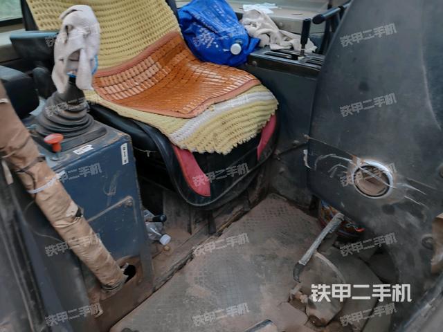 玻璃角标(推土机驾驶室) 玻璃角标(推土机驾驶室)