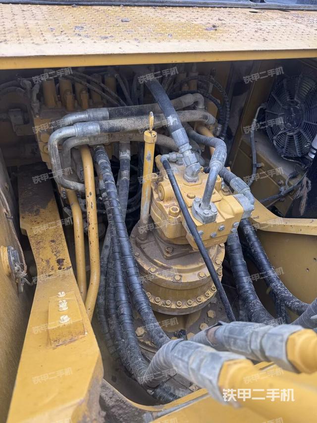 回轉(zhuǎn)馬達（上車部件）