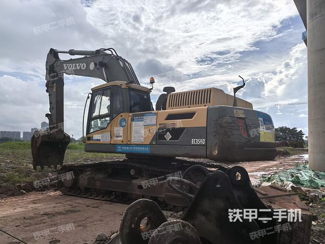 驾驶室顶部（整机外观）