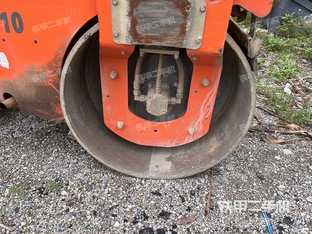 前輪右側(cè)減震塊連接及部件（壓路機(jī)前后車(chē)架）