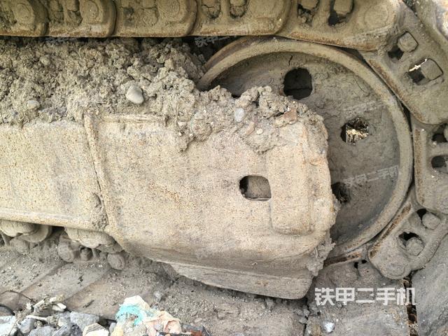 左导向轮(行走机构) 左导向轮(行走机构)