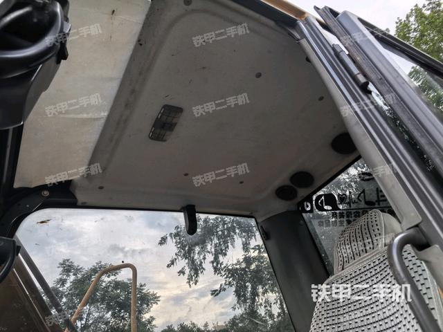 座椅左側控制臺/音響/含左手柄（駕駛室部分）