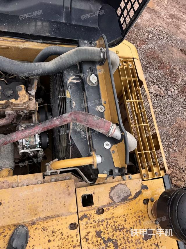 氣門室蓋螺絲特寫（上車部件）